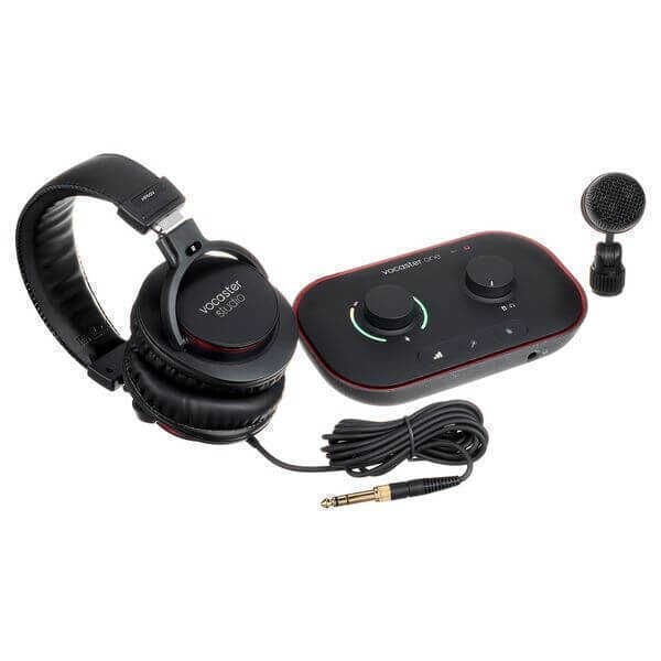 Focusrite Vocaster One Studio Podcasting Set