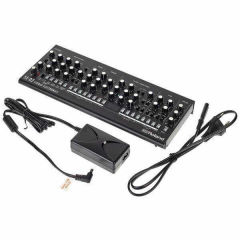 Roland SE-02 Analog Synthesizer