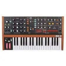 BEHRINGER POLY D Synthesizers ve Samplers Keyboards