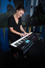 ROLAND JUNO-DS61 Synthesizer